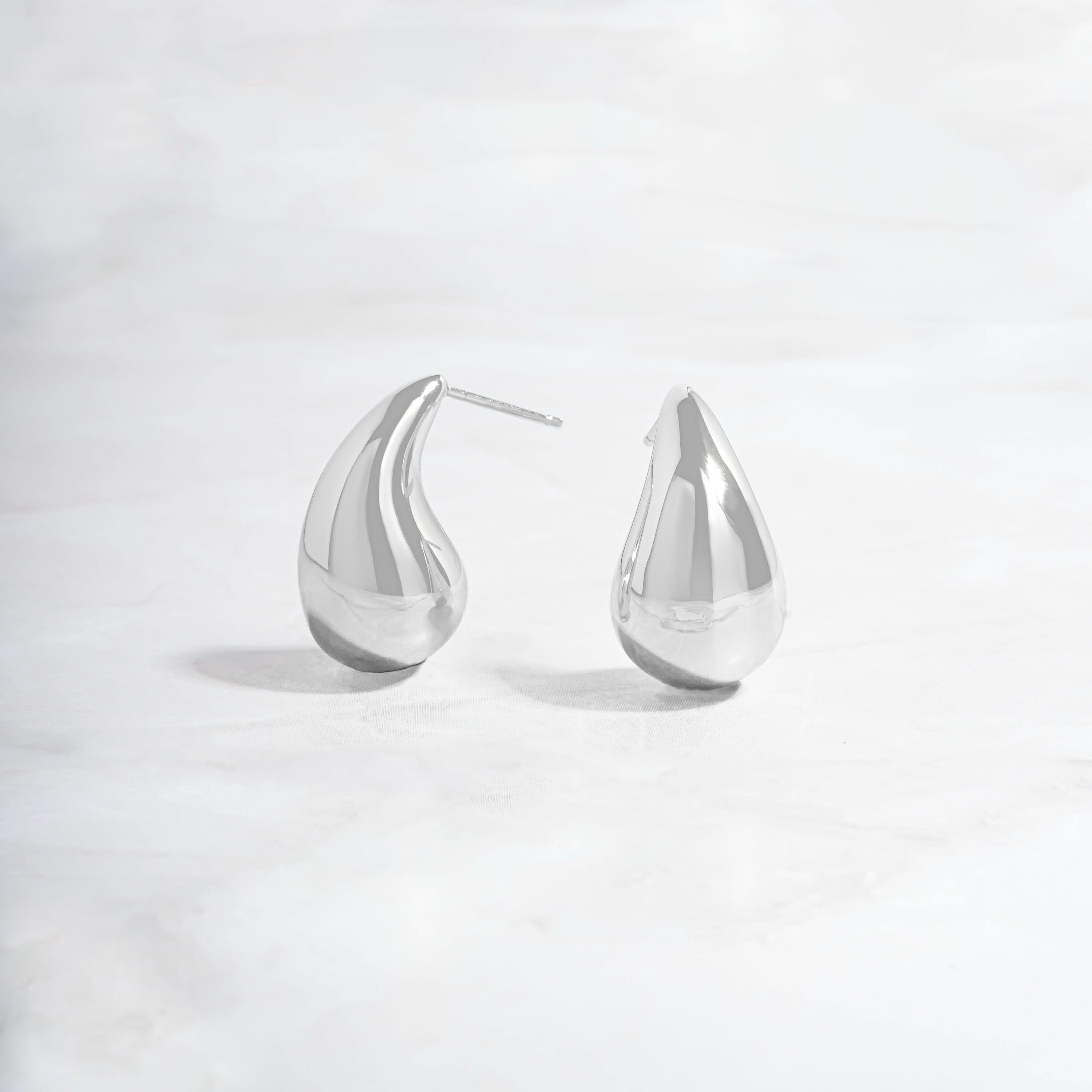 Goutte Élégante Earrings